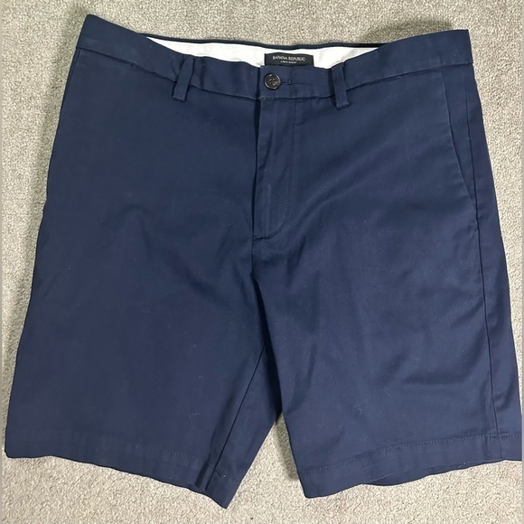 Banana Republic AIDEN SLIM COTTON SHORT (10") Size‎ 32 Color: Classic Navy - Picture 1 of 7